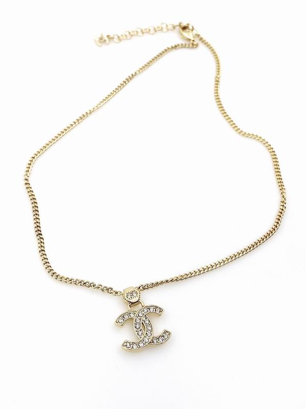 Chanel necklace 1lyx58